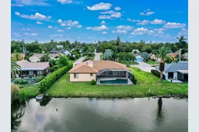 700 Astarias Cir, Fort Myers, FL 33919 - Photo 2