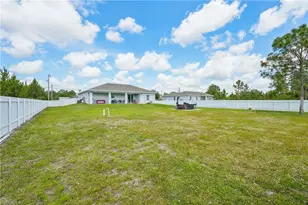910 Richmond Ave N, Lehigh Acres, FL 33972 - Photo 40