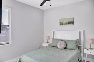 1002 NE 2nd Pl, Cape Coral, FL 33909 - Photo 24