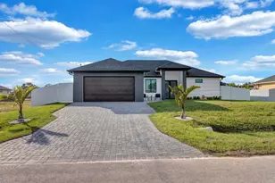 1002 NE 2nd Pl, Cape Coral, FL 33909 - Photo 1
