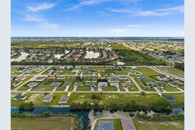 907 NE 32nd Ter, Cape Coral, FL 33909 - Photo 10