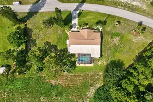711 Mirror Lakes Dr, Lehigh Acres, FL 33974 - Photo 2