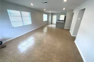 610 SE 13th Ct, Cape Coral, FL 33990 - Photo 6