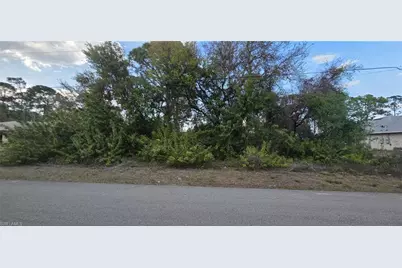 4640 15th St SW, Lehigh Acres, FL 33973 - Photo 2