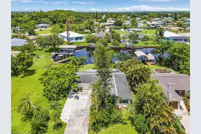 2137 Saint Croix Ave, Fort Myers, FL 33905 - Photo 2