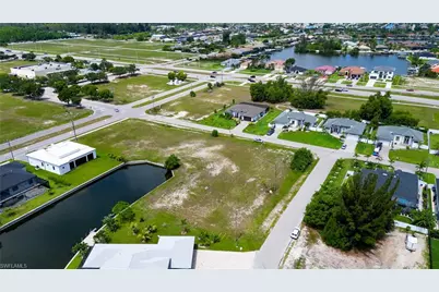 505 SW 31st Pl, Cape Coral, FL 33991 - Photo 4