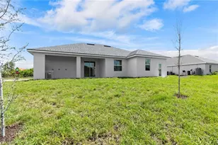1129 Jacaranda Pkwy E, Cape Coral, FL 33909 - Photo 4