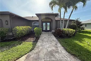 3005 SW 8th Pl, Cape Coral, FL 33914 - Photo 2