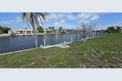 3810 SE 12th Ave #2, Cape Coral, FL 33904 - Photo 4