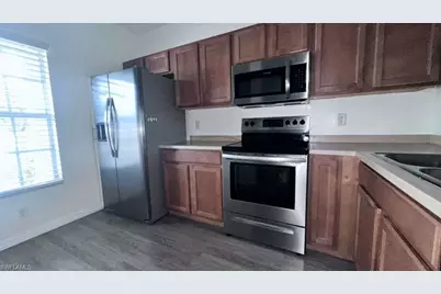 8239 Pacific Beach Dr, Fort Myers, FL 33966 - Photo 4