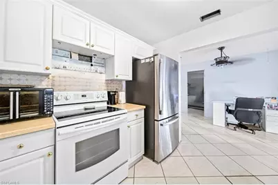 27 NE 20th Ave, Cape Coral, FL 33909 - Photo 16