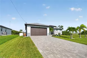 228 SW 31st Pl, Cape Coral, FL 33991 - Photo 2