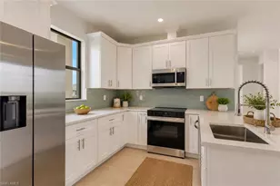 1412 NE 2nd Pl, Cape Coral, FL 33909 - Photo 2