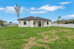1412 NE 2nd Pl, Cape Coral, FL 33909 - Photo 36