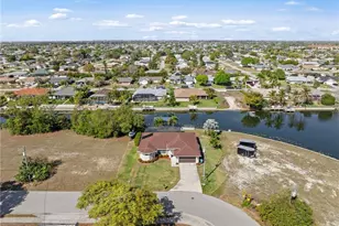 126 SE 15th Pl, Cape Coral, FL 33990 - Photo 18