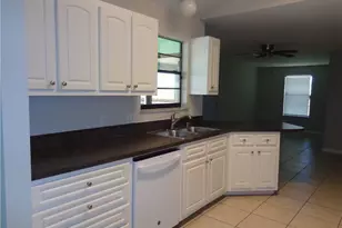 1510 SW 8th Pl, Cape Coral, FL 33991 - Photo 10