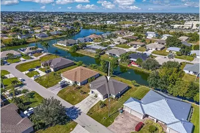 613 SE 14th St, Cape Coral, FL 33990 - Photo 2