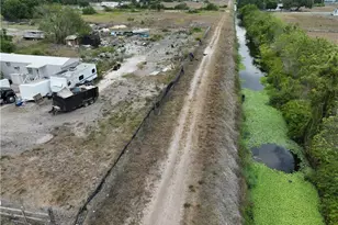 615 N Olivo St, Clewiston, FL 33440 - Photo 2