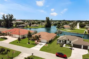 1803 NE 2nd St, Cape Coral, FL 33909 - Photo 2