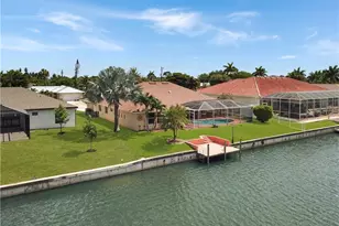 1803 NE 2nd St, Cape Coral, FL 33909 - Photo 26