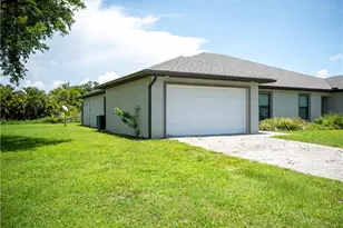 517 NE 24th Pl, Cape Coral, FL 33909 - Photo 2