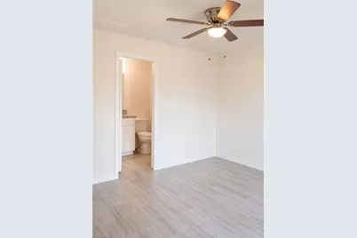 517 NE 24th Pl, Cape Coral, FL 33909 - Photo 12