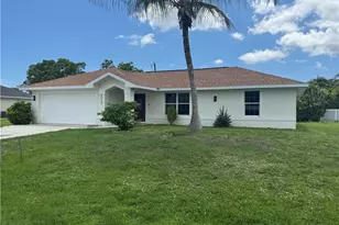 4426 SW Santa Barbara Pl, Cape Coral, FL 33914 - Photo 2