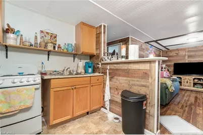 102 3rd St, Fort Myers, FL 33907 - Photo 14
