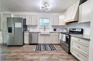 2524 NE 5th Pl, Gainesville, FL 32641 - Photo 6
