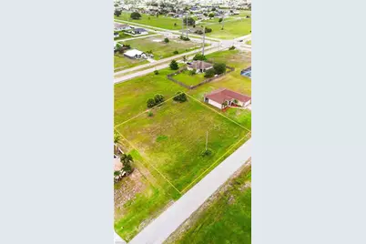 819 NW 24th Pl, Cape Coral, FL 33993 - Photo 4