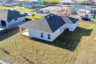 820 NE 7th Pl, Cape Coral, FL 33993 - Photo 2