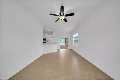 21 Kismet Pkwy E, Cape Coral, FL 33909 - Photo 10