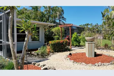 253 Bayshore Dr, Cape Coral, FL 33904 - Photo 14