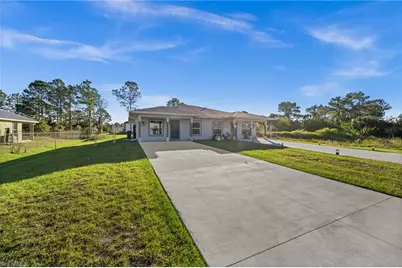 915-917 Graystone Ave, Lehigh Acres, FL 33974 - Photo 2
