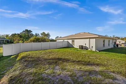 915-917 Graystone Ave, Lehigh Acres, FL 33974 - Photo 22