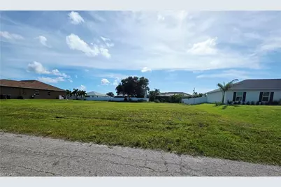 1216 NW 14th Pl, Cape Coral, FL 33993 - Photo 2