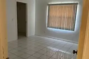 381 Melody Ct, Fort Myers, FL 33916 - Photo 4
