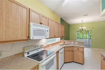 10727 Maui Cir, Estero, FL 33928 - Photo 18