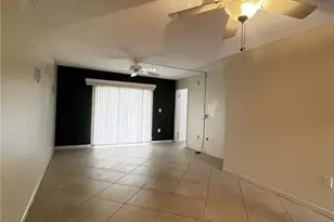 9301 Central Park Dr, Fort Myers, FL 33919 - Photo 4