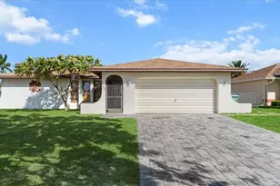 1717 SE 11th Terrace, Cape Coral, FL 33990 - Photo 2