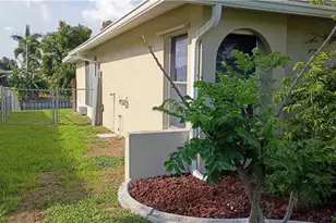 1629 SE 12th St, Cape Coral, FL 33990 - Photo 2