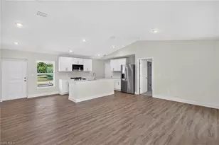 105 NW 9th Terrace, Cape Coral, FL 33993 - Photo 10