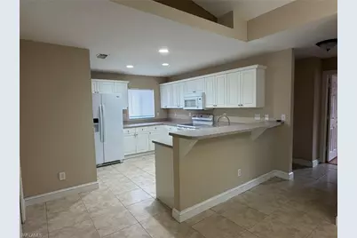 3404 NE 9th Ave, Cape Coral, FL 33909 - Photo 8