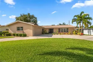 1442 Woodwind Ct, Fort Myers, FL 33919 - Photo 2