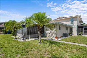 5848 Queen Elizabeth Way, Fort Myers, FL 33907 - Photo 2