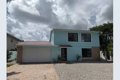 215 Albatross St, Fort Myers Beach, FL 33931 - Photo 2