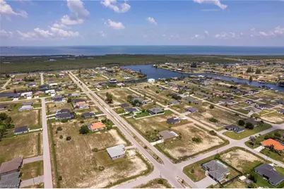 4304 Jacaranda Pkwy W, Cape Coral, FL 33993 - Photo 12