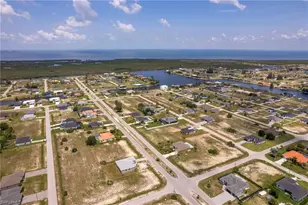 4304 Jacaranda Pkwy W, Cape Coral, FL 33993 - Photo 12