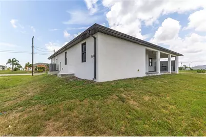 4304 Jacaranda Pkwy W, Cape Coral, FL 33993 - Photo 8