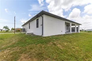 4304 Jacaranda Pkwy W, Cape Coral, FL 33993 - Photo 8